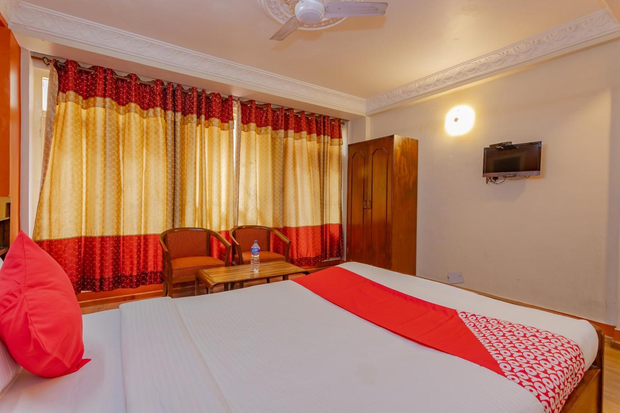 Oyo 795 Hotel Holiday Inn Katmandu Eksteriør bilde