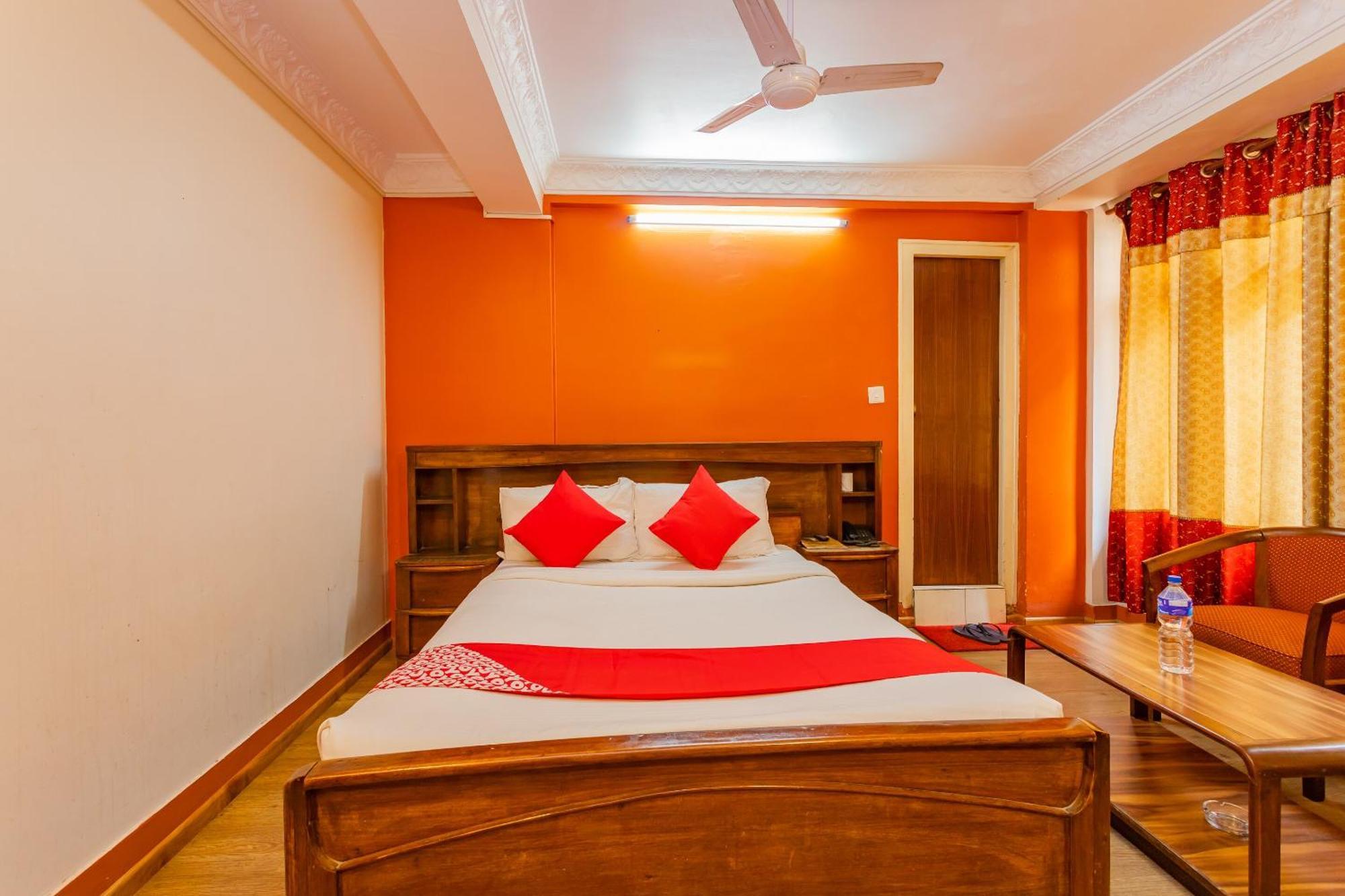 Oyo 795 Hotel Holiday Inn Katmandu Eksteriør bilde