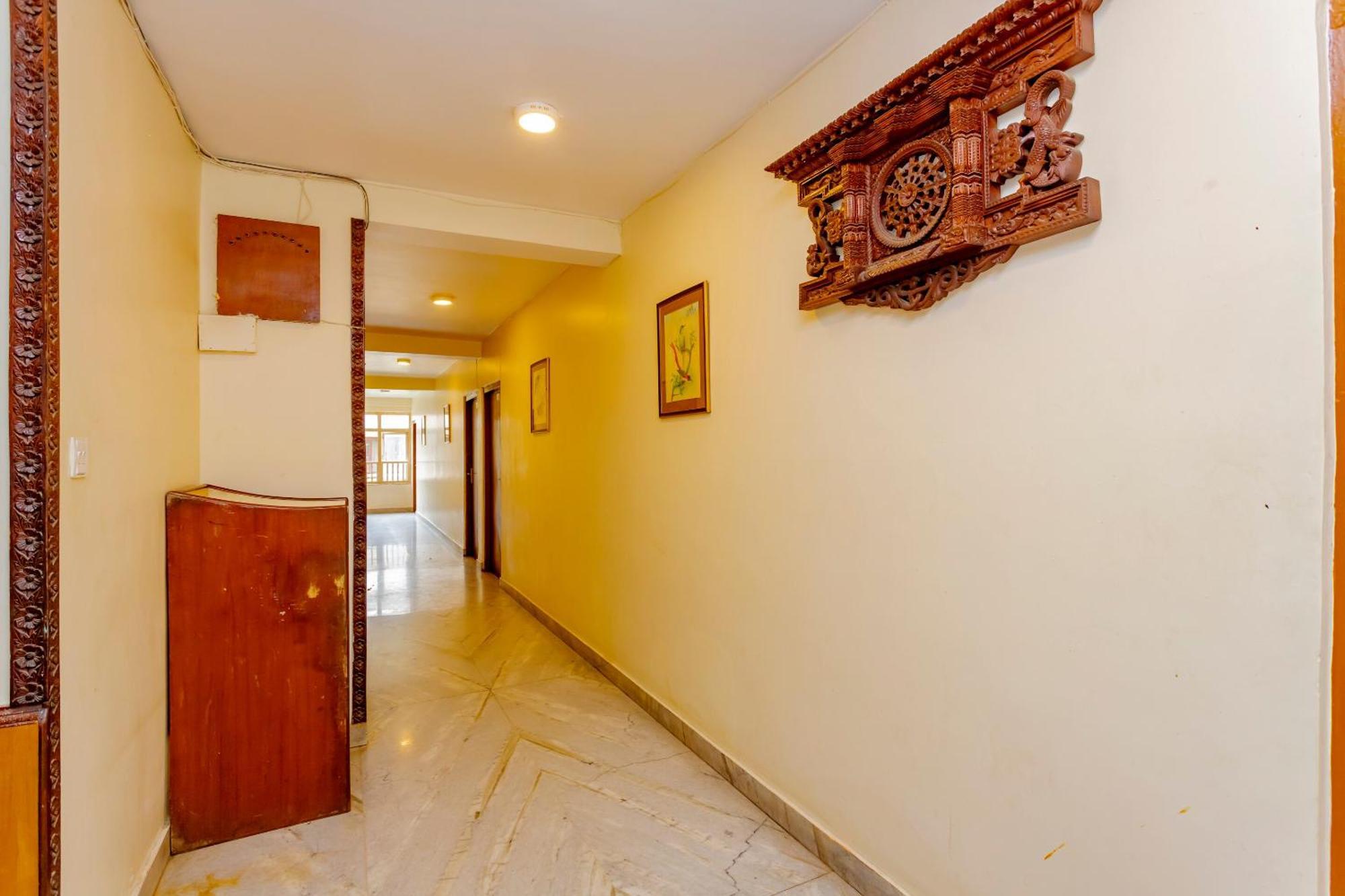 Oyo 795 Hotel Holiday Inn Katmandu Eksteriør bilde