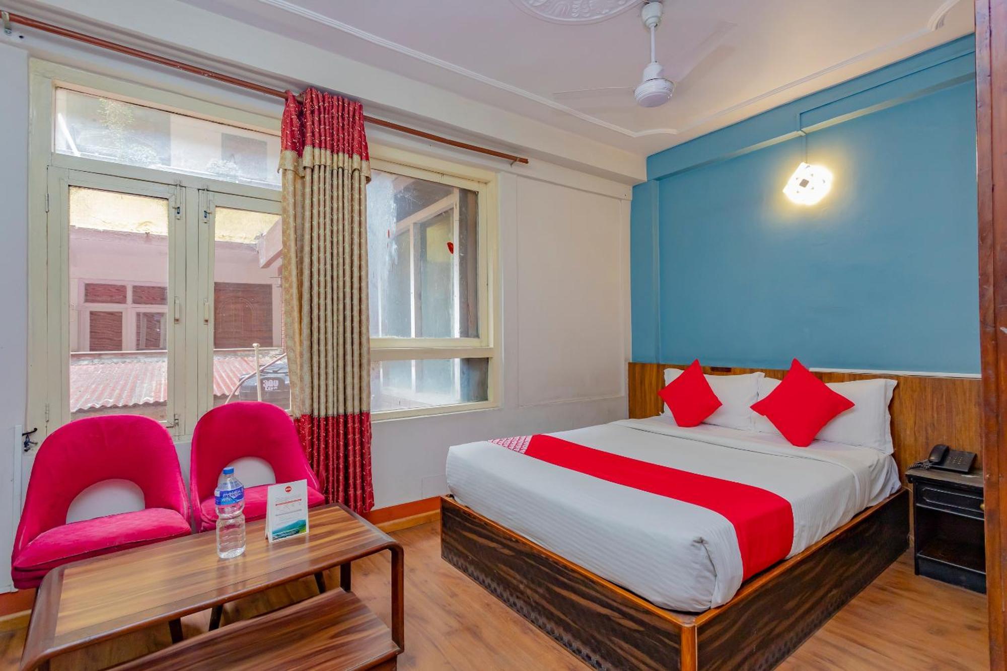 Oyo 795 Hotel Holiday Inn Katmandu Eksteriør bilde