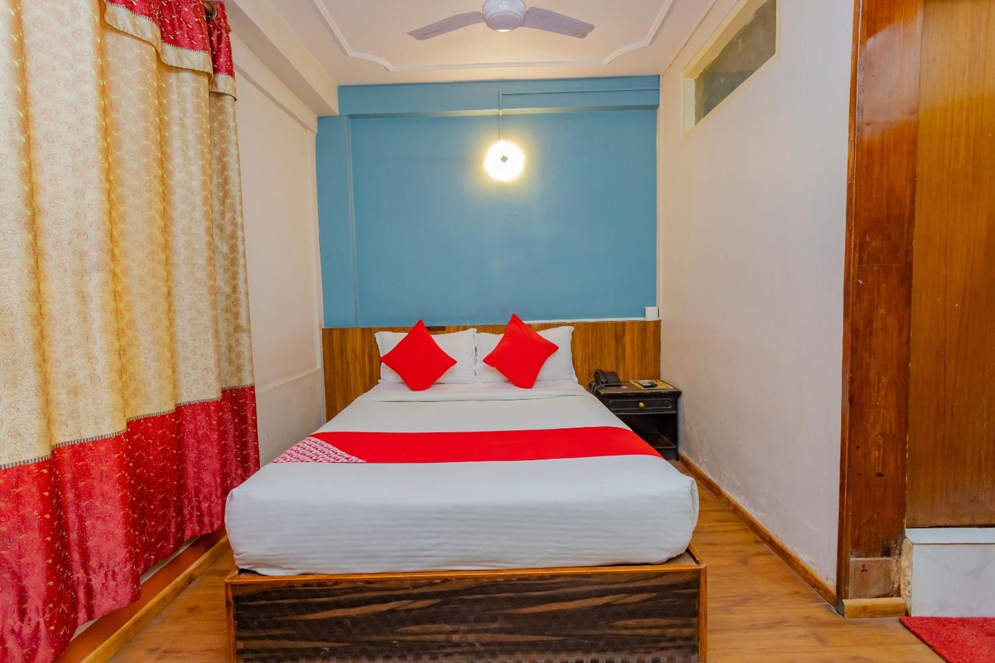 Oyo 795 Hotel Holiday Inn Katmandu Eksteriør bilde