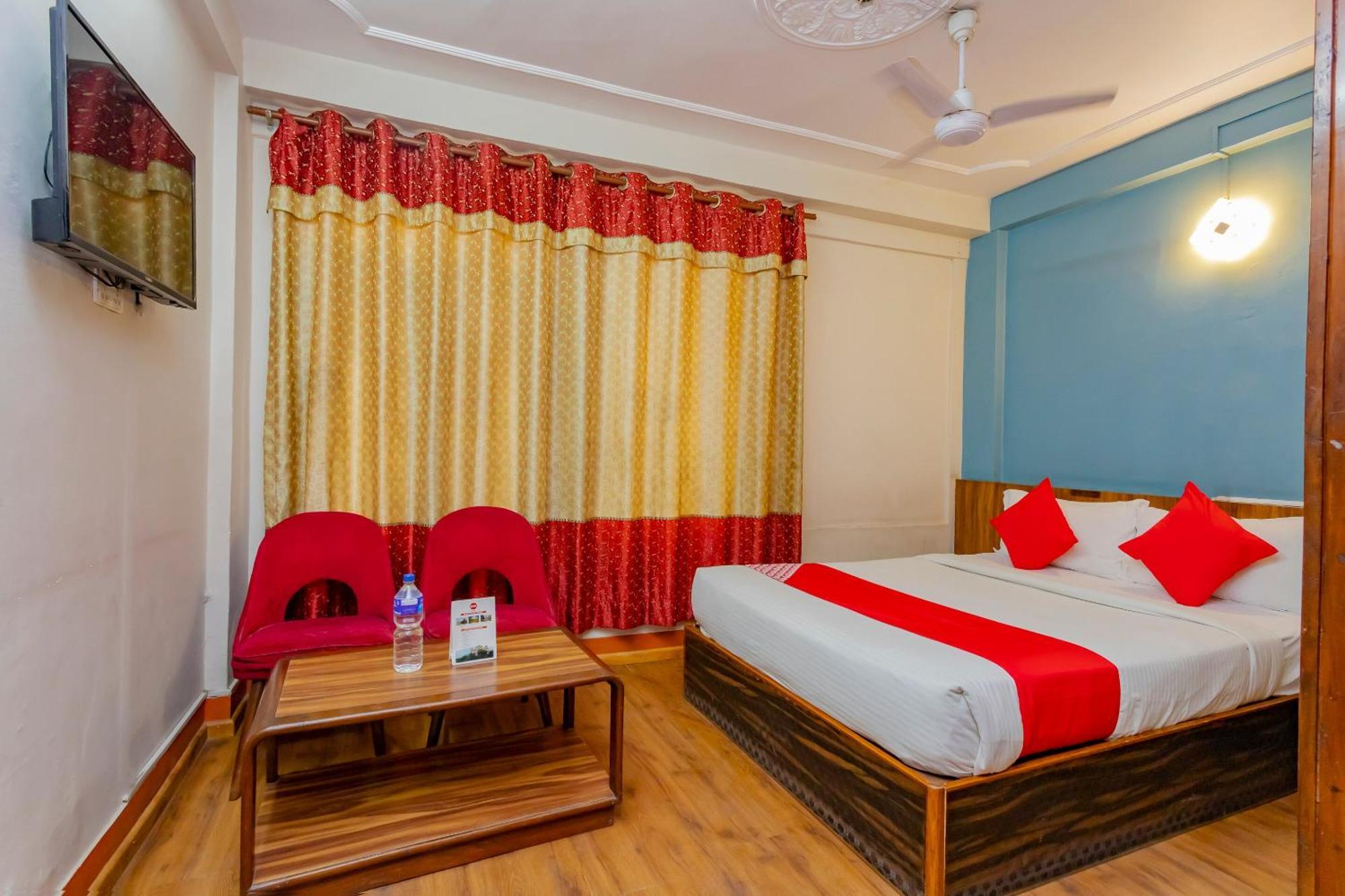 Oyo 795 Hotel Holiday Inn Katmandu Eksteriør bilde
